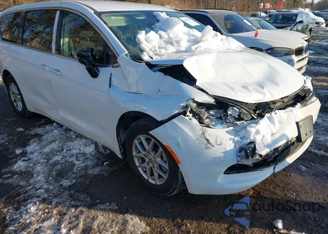 2024 Chrysler Voyager Lx z USA, uszkodzony, nr VIN 2C4RC1CG2RR146836